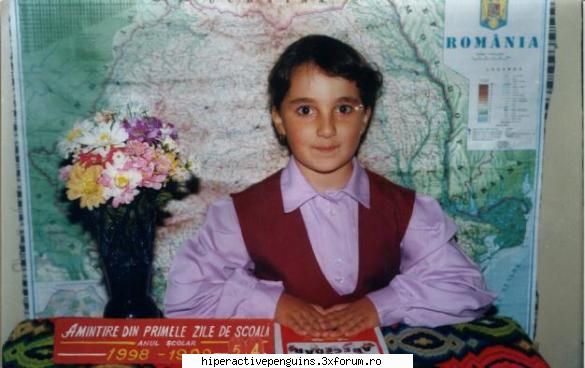 uhm..asta eram eu prima zi d scoala;;) poze mai vechi sau de unde vreti voi