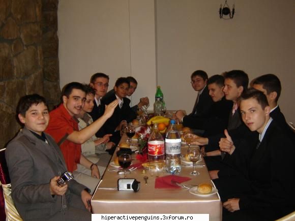 banchet 2005
hai, pe cine din barbatii de acilea :> poze mai vechi sau de unde vreti voi