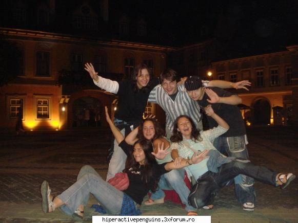 :)
 
eu, daniel, teo, maria, zaharica , andreea :) poze mai vechi sau de unde vreti voi