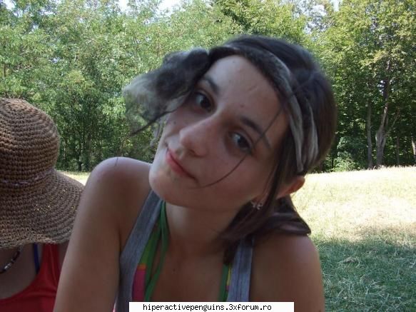 uite ce dragut:d poze mai vechi sau de unde vreti voi