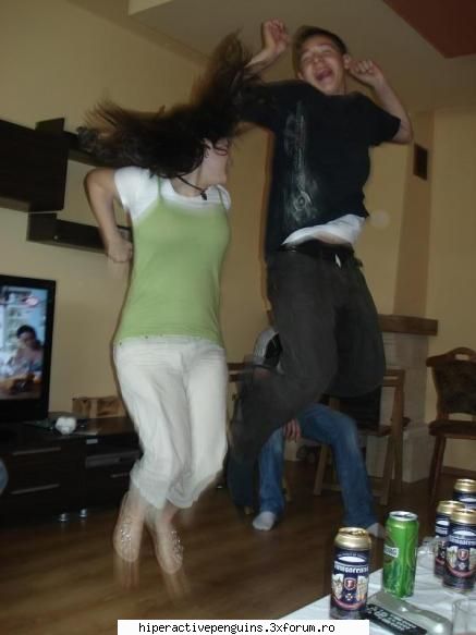 :>:> :-j poze mai vechi sau de unde vreti voi